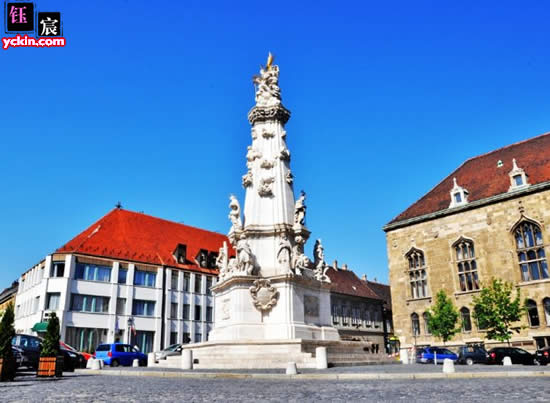 匈牙利圣三位一体广场